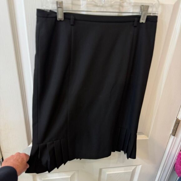 Talbots Petites Pencil Skirt with pleats at bottom size 4P- Like new! - Picture 5 of 13